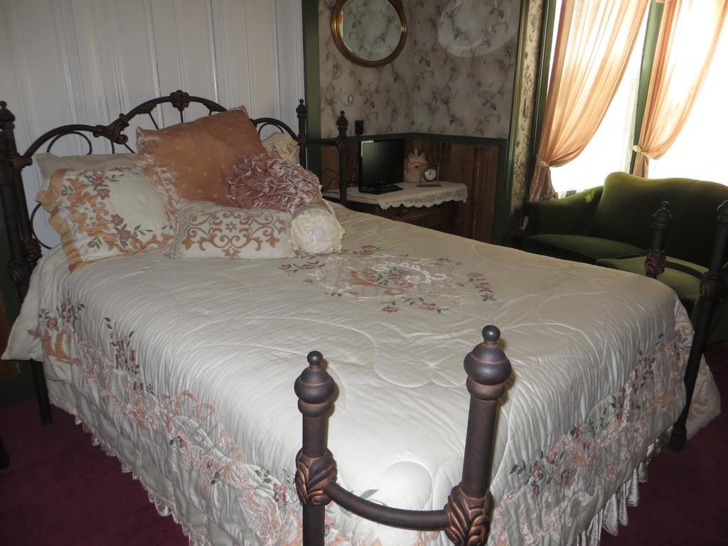 Edith Palmer'S Country Inn, Historical Bed & Breakfast Virginia City Bagian luar foto