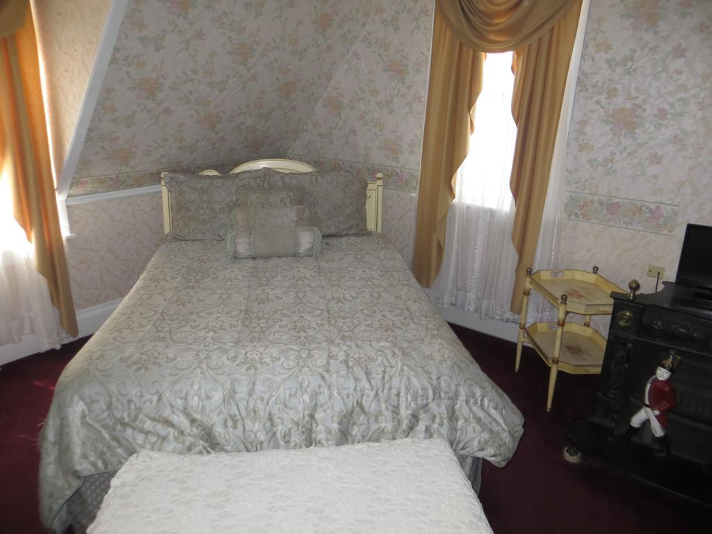 Edith Palmer'S Country Inn, Historical Bed & Breakfast Virginia City Bagian luar foto