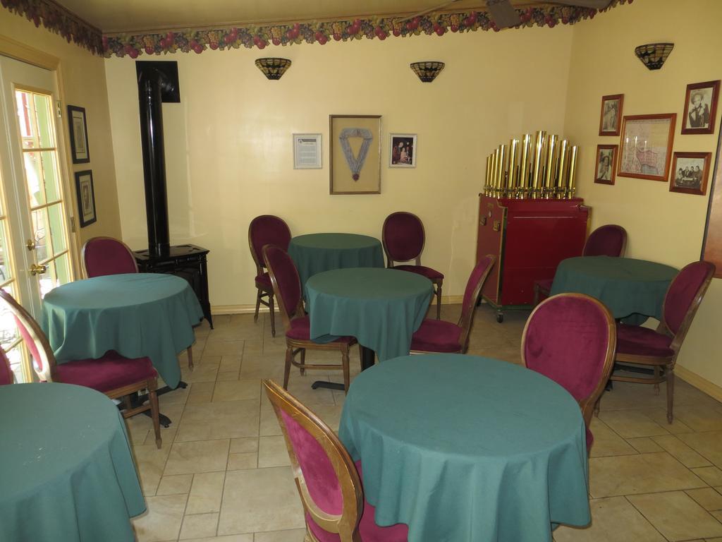 Edith Palmer'S Country Inn, Historical Bed & Breakfast Virginia City Bagian luar foto