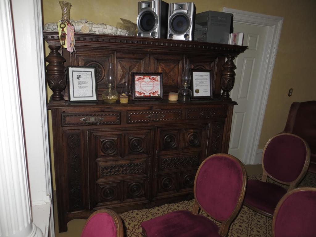 Edith Palmer'S Country Inn, Historical Bed & Breakfast Virginia City Bagian luar foto