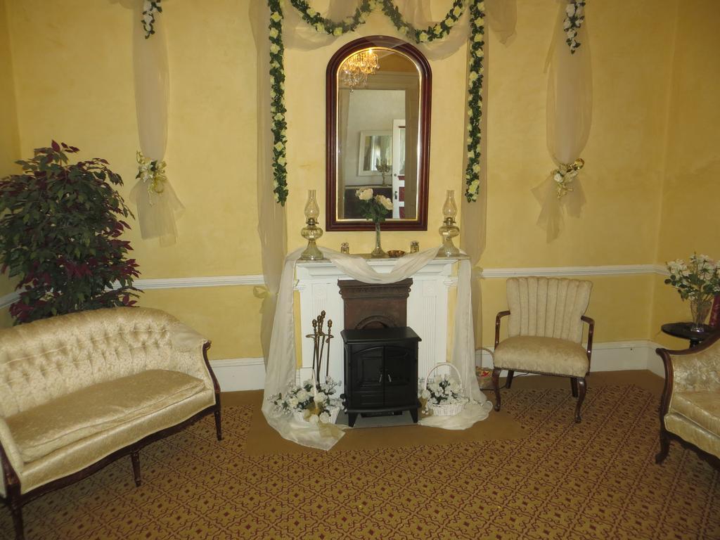 Edith Palmer'S Country Inn, Historical Bed & Breakfast Virginia City Bagian luar foto