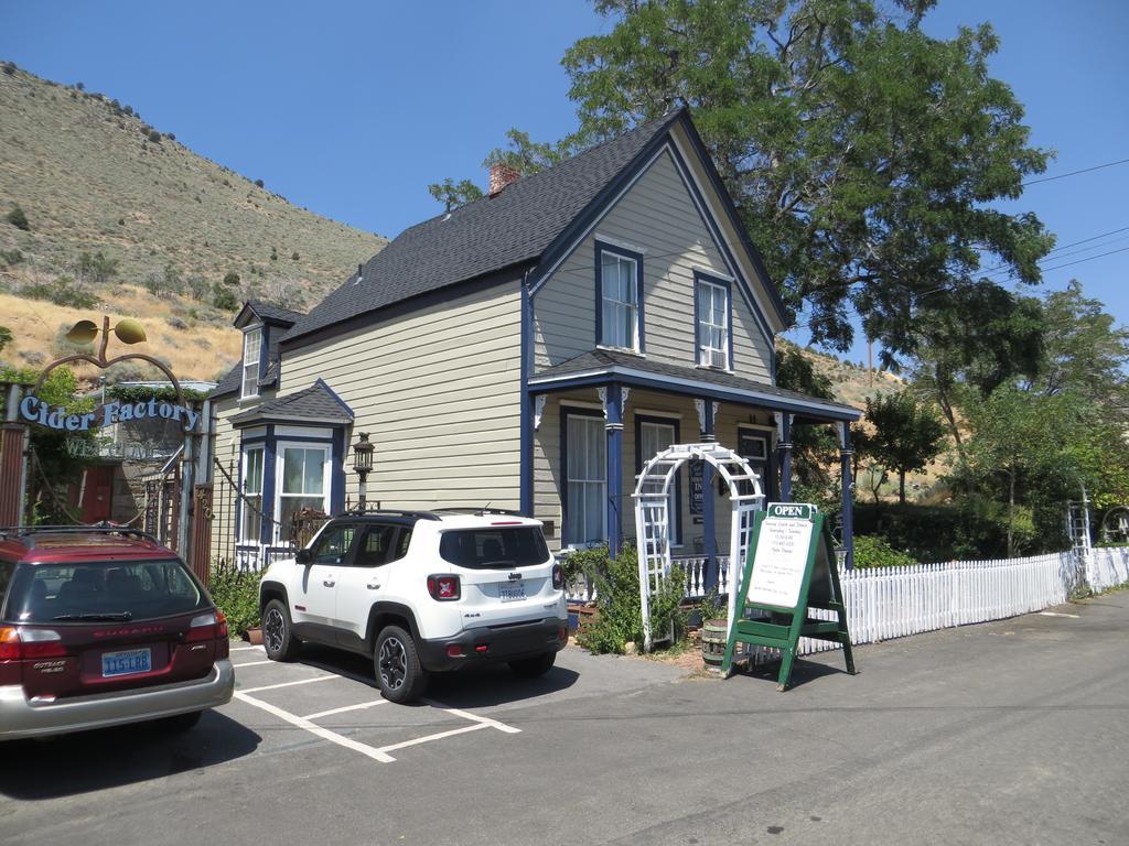 Edith Palmer'S Country Inn, Historical Bed & Breakfast Virginia City Bagian luar foto