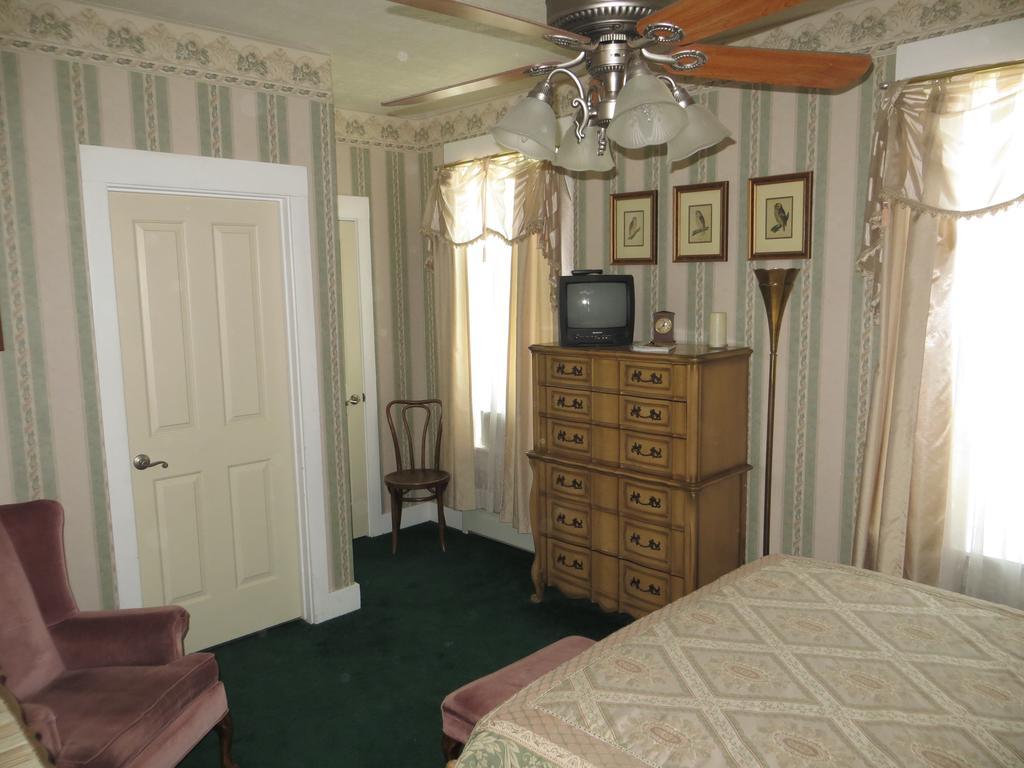 Edith Palmer'S Country Inn, Historical Bed & Breakfast Virginia City Bagian luar foto